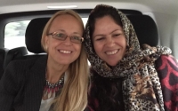 Die in Madrid lebende und aus Waldstetten stammende Anwältin Katharina Miller zusammen mit Fausia Kufi, ehemalige Abgeordnete und Vizepräsidentin der Nationalversammlung Afghanistan, 2015 während des W20/G20 Gipfels in Istanbul.	Foto: jjm